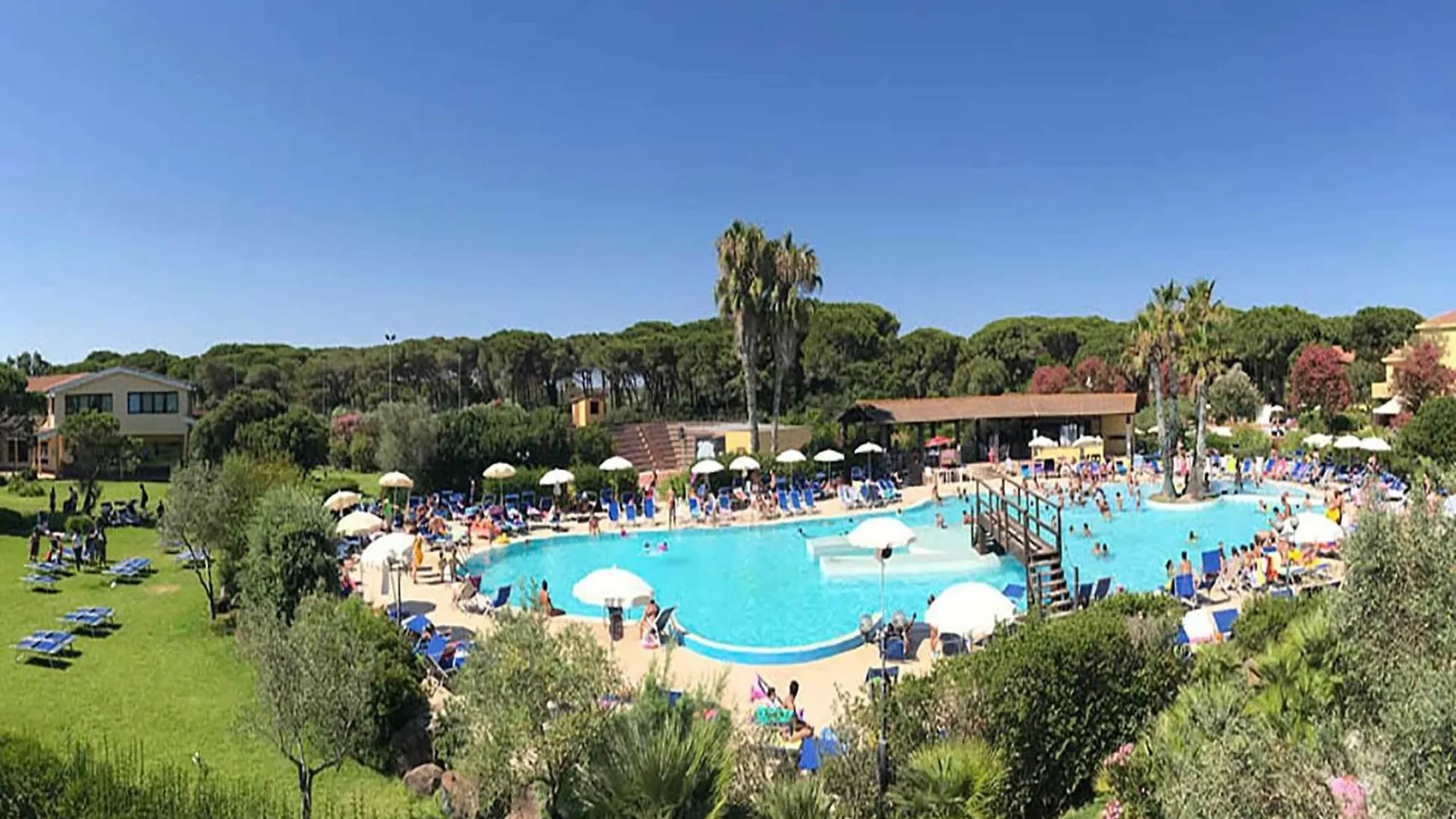 Villa Immersed In The Pine Forest In Sardinia Arborea Hébergement de vacances